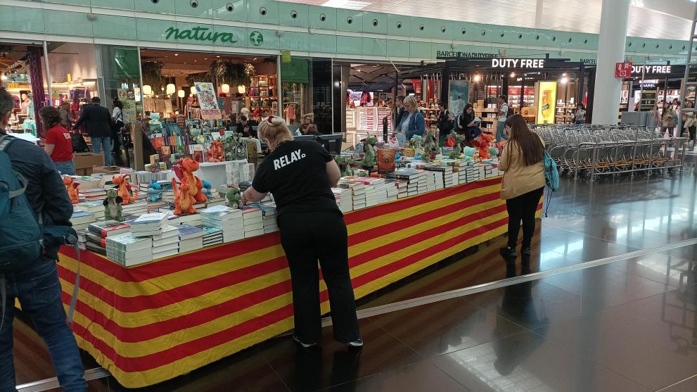 Mesa_sant_Jordi_2