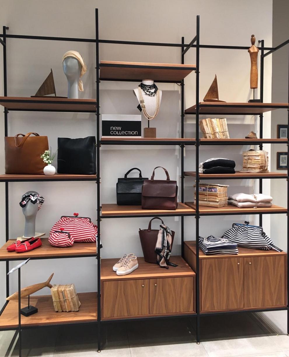 estanter&iacute;a Max Mara